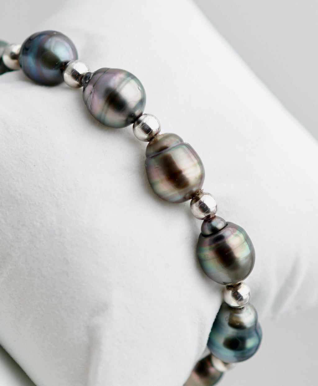 Collection Maupiti splendide bracelet de 10 perles baroque de Tahiti
