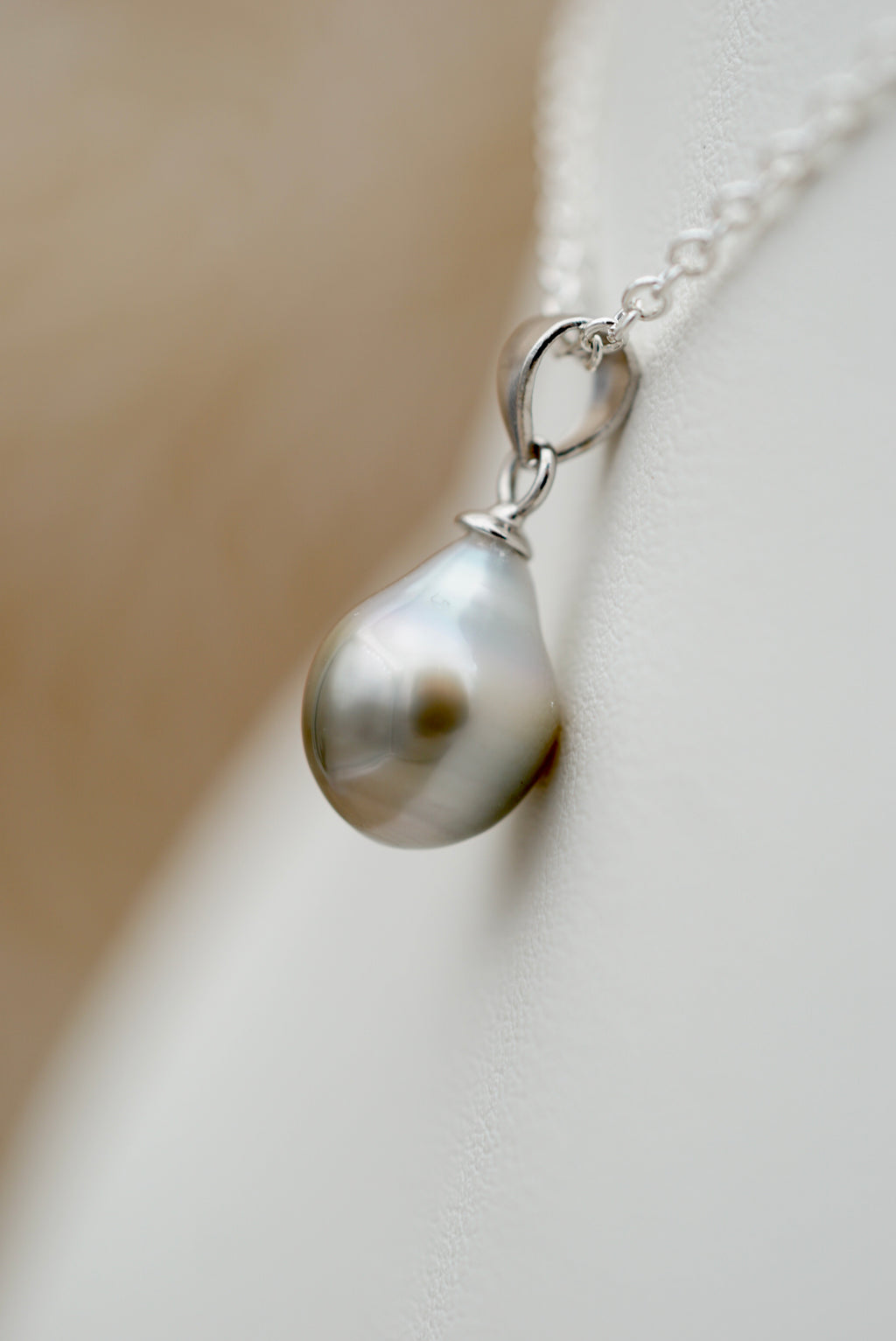Mangareva belle perle baroque silver de 8.7mm