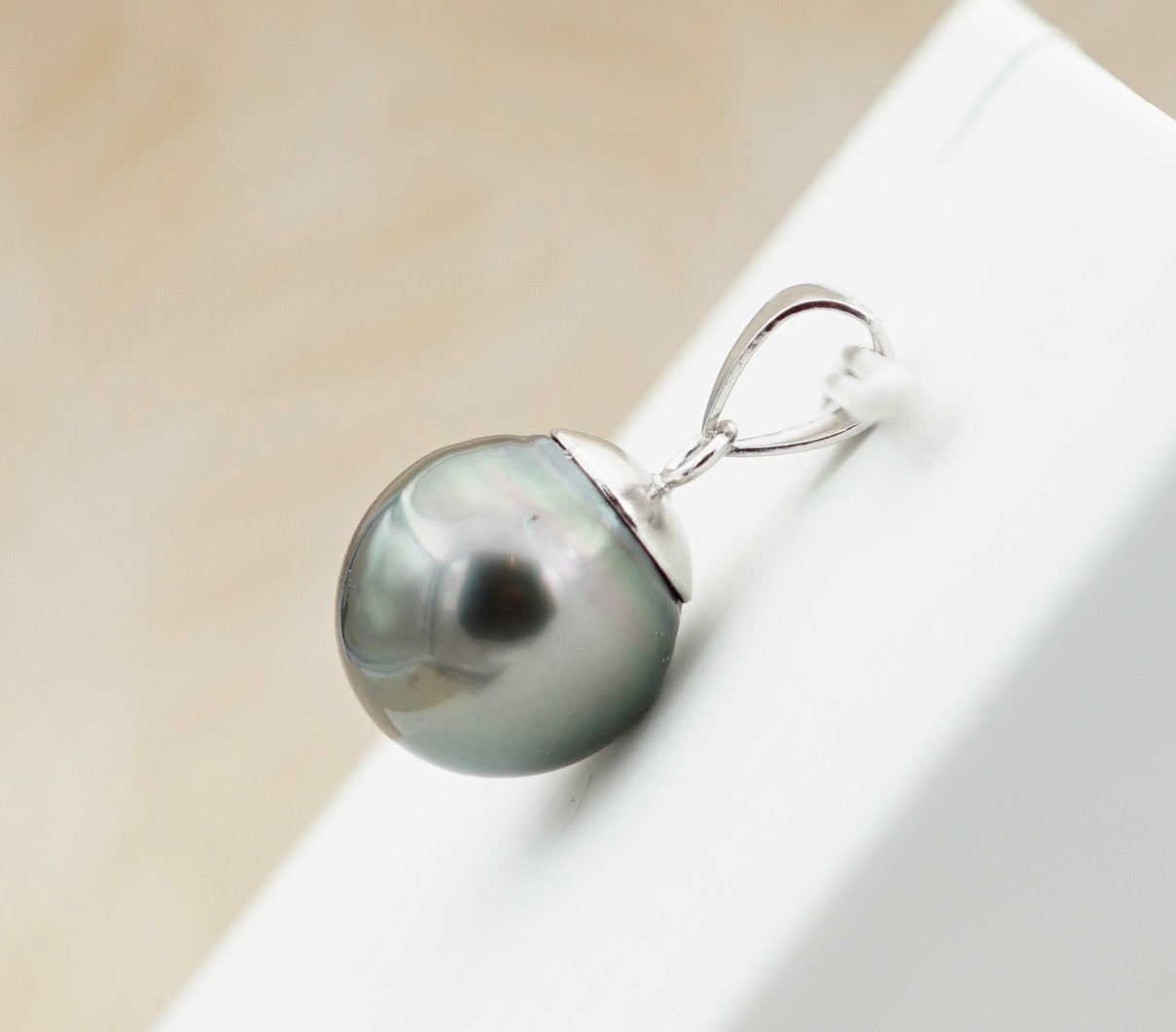 Collection Fenua perle cerclée de 12.6mm