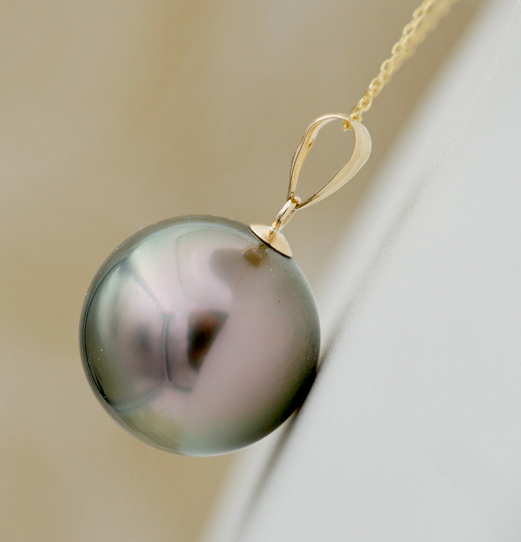 Collection Tahiti Nui perle AAA de 13.7mm sur Or