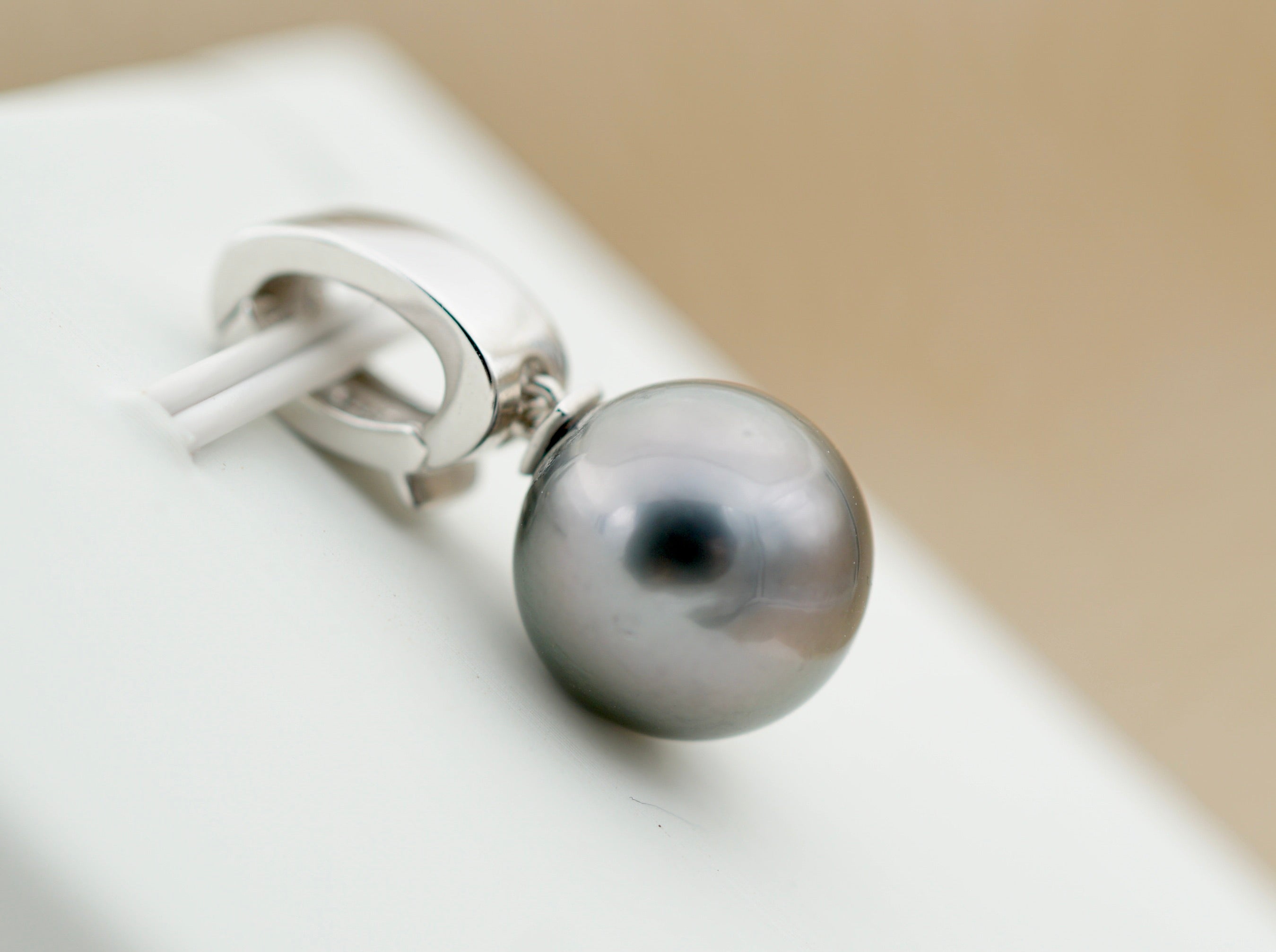 Collection Hamuta perle ronde de 11.1mm