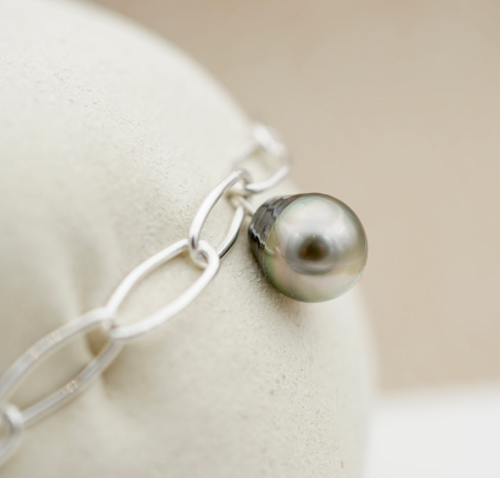 Maeva splendide bracelet en argent 925.          Perle de 10.1mm cerclée Gold