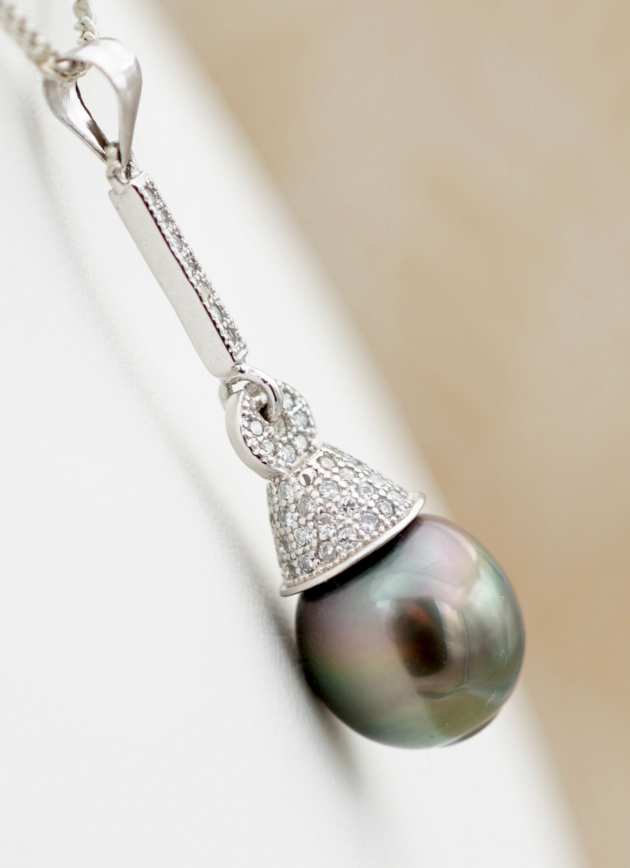 Collection Rima perle semi ronde de 10.2mm