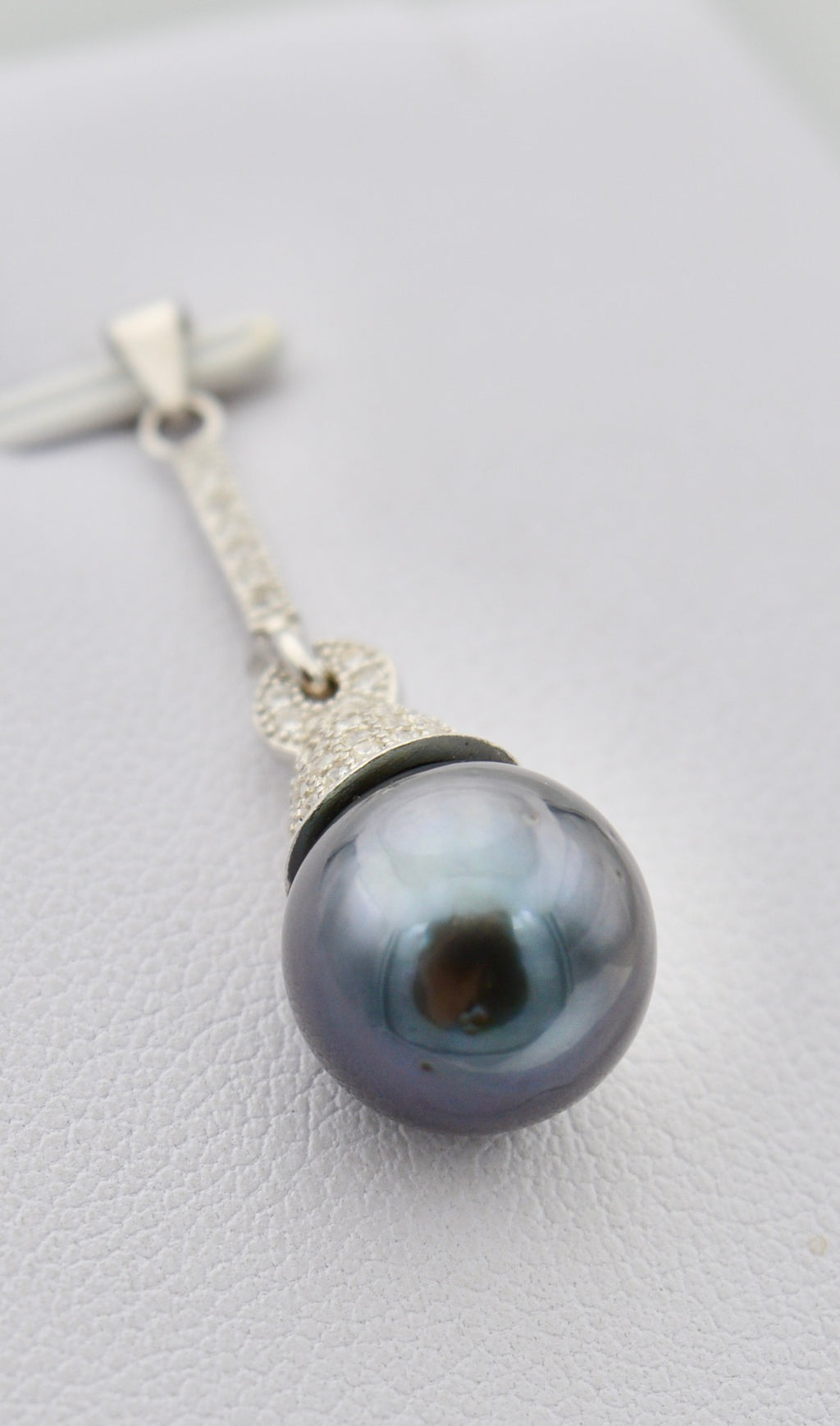 Collection Puaiti perle de 10.5mm sur argent et zirconium