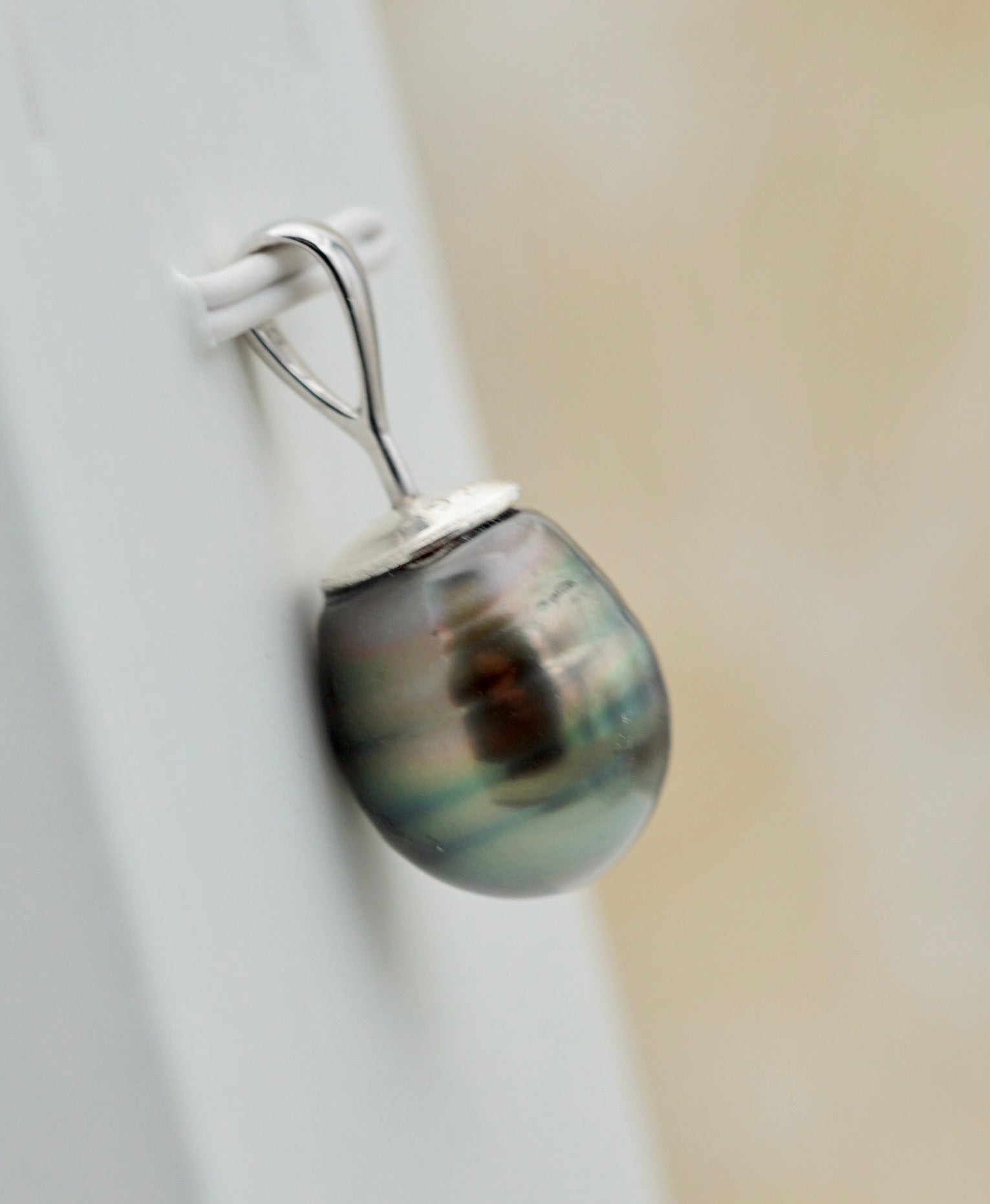 Collection Bora perle cerclée de 12mm