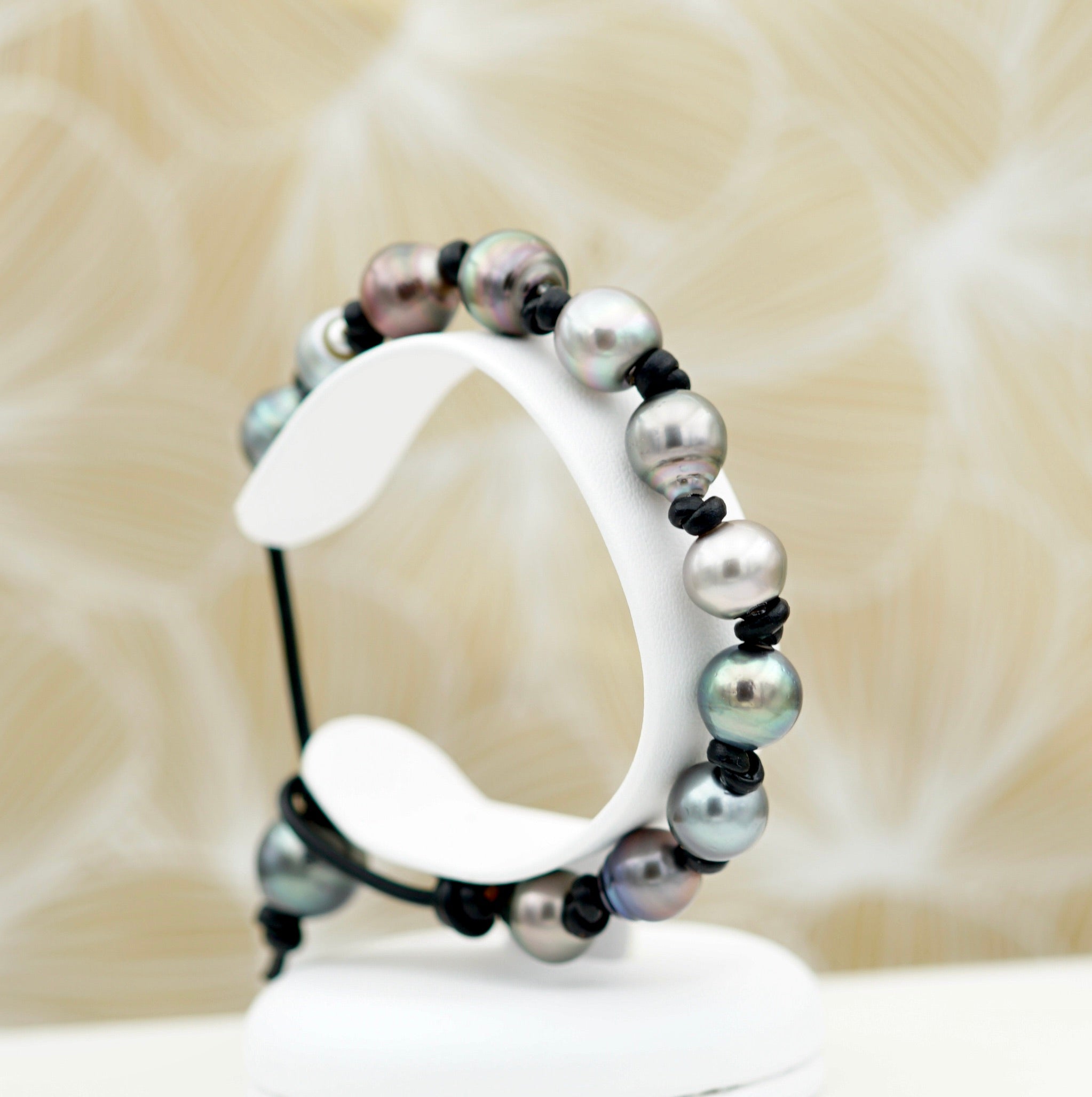 Collection Motu 12 perles multicolores sur cuir