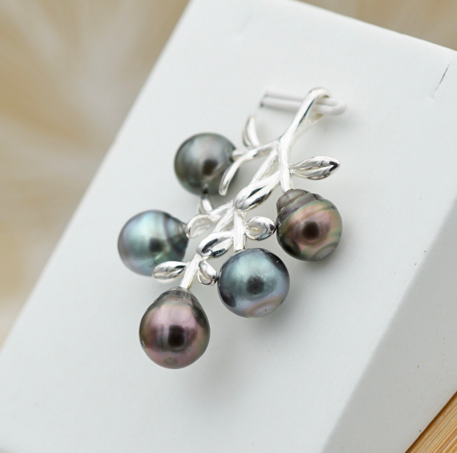 Collection Aorai pendentif aux perles multicolores