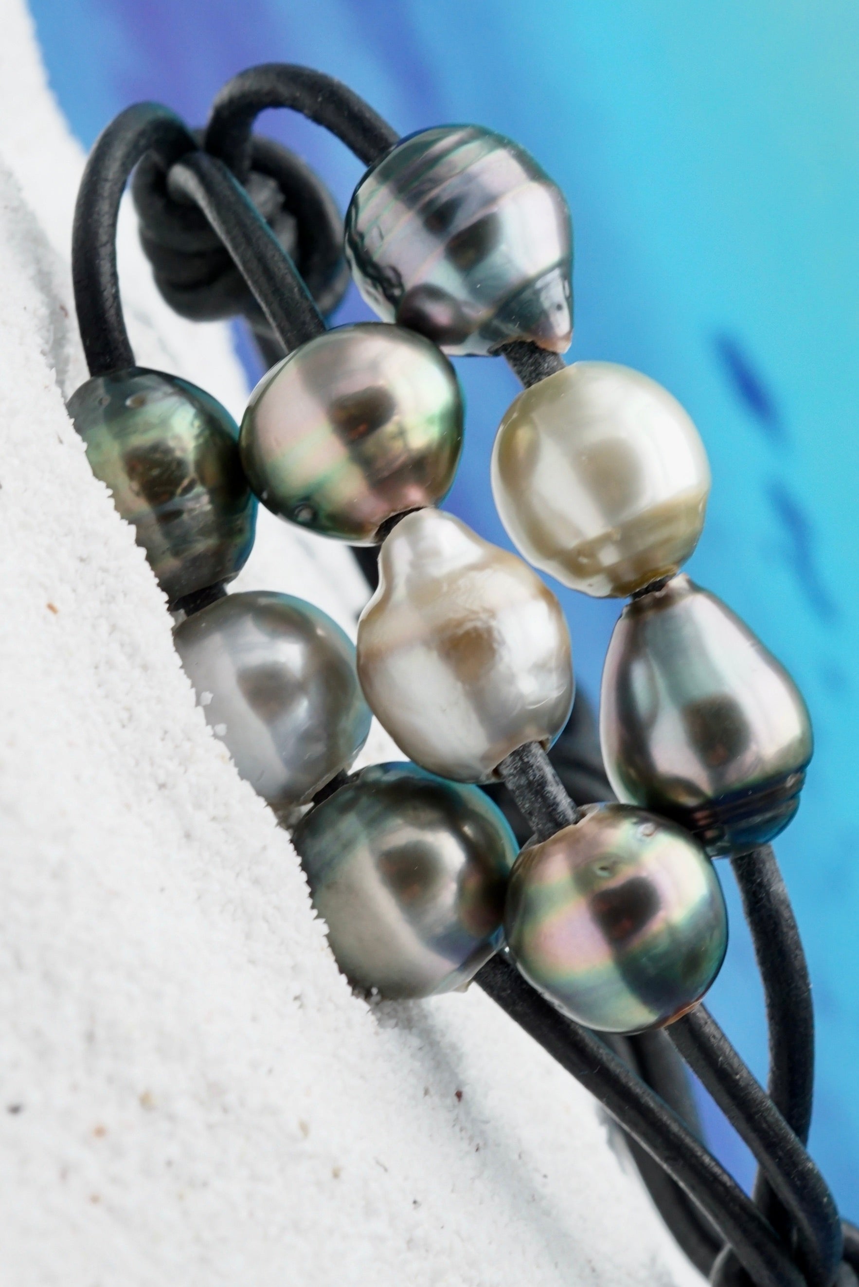 Collection Ahonu 10 perles multicolores sur cuir