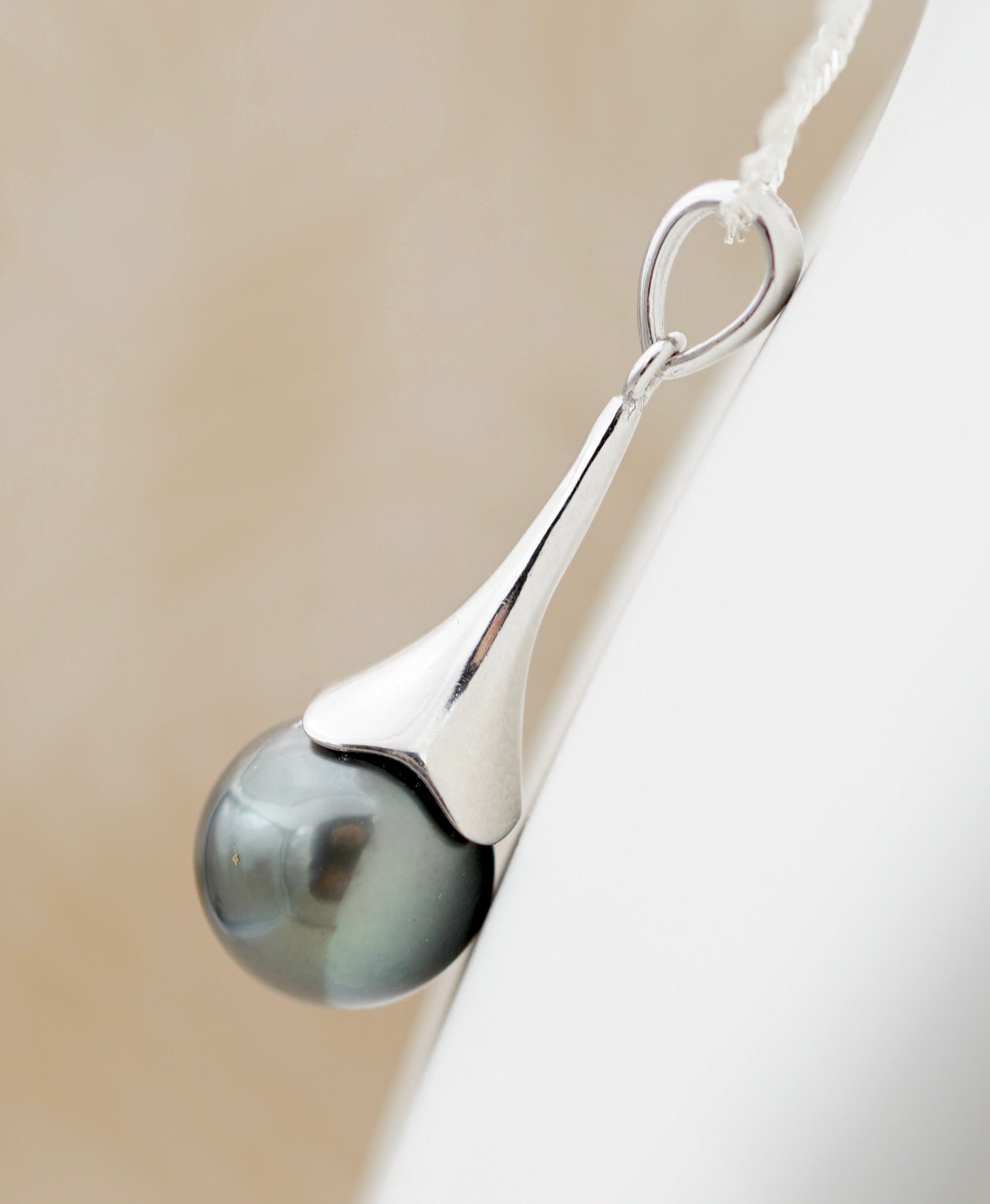 Collection Anavai perle ronde de 9.9mm