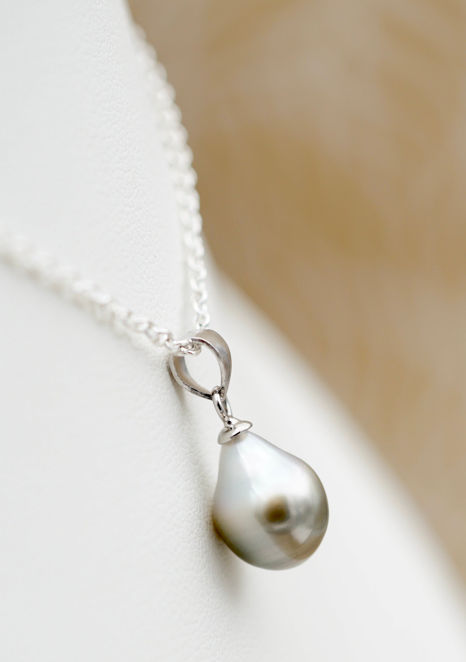 Mangareva belle perle baroque silver de 8.7mm