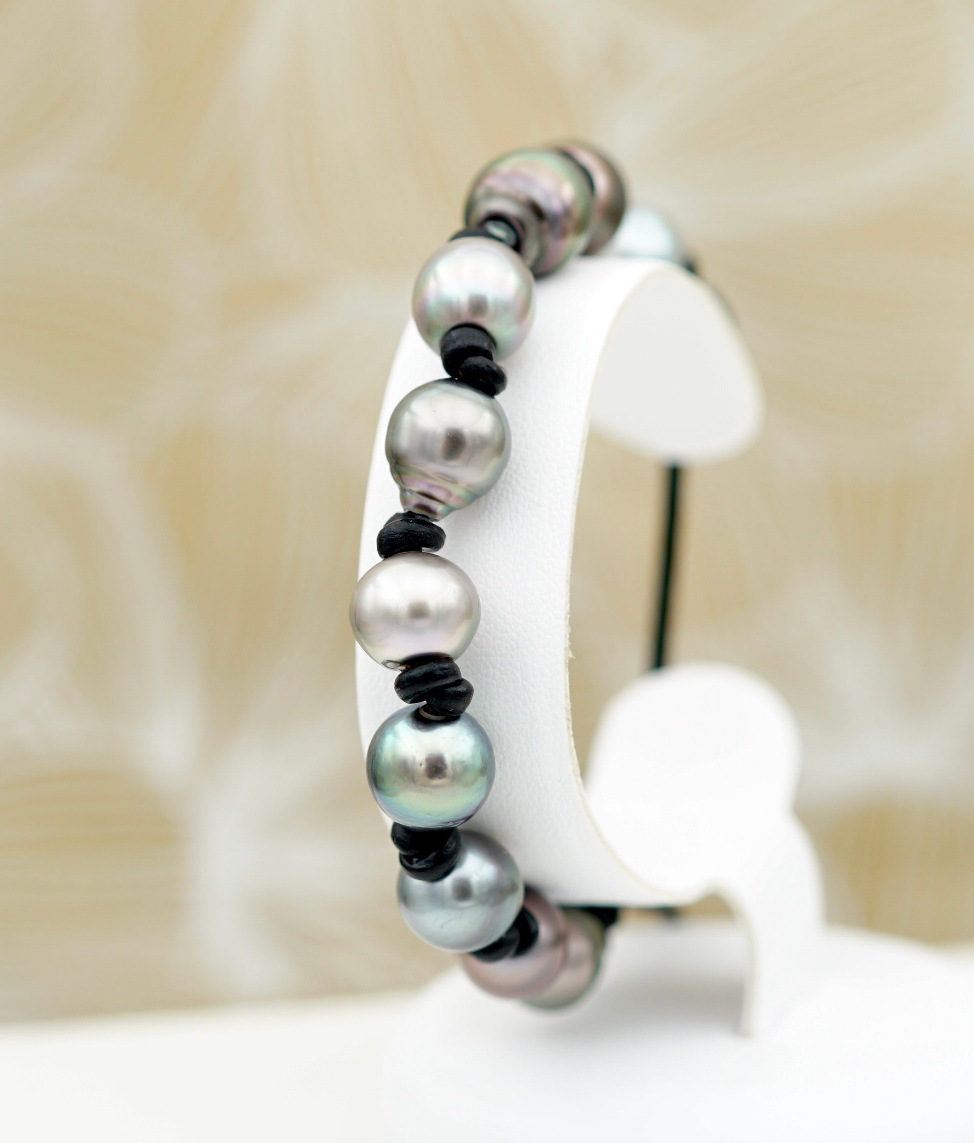 Collection Motu 12 perles multicolores sur cuir