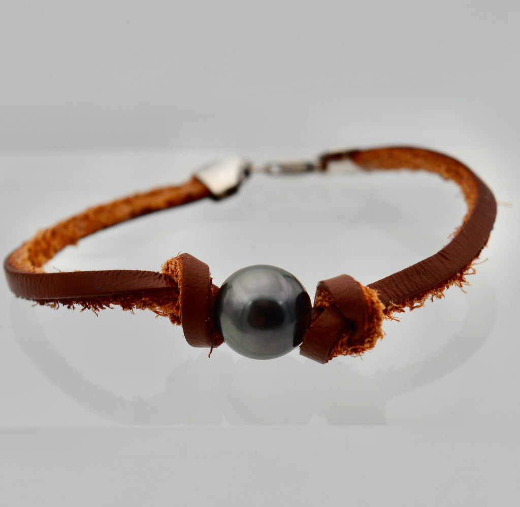 Collection Tahaa perle de 10.1mm sur cuir