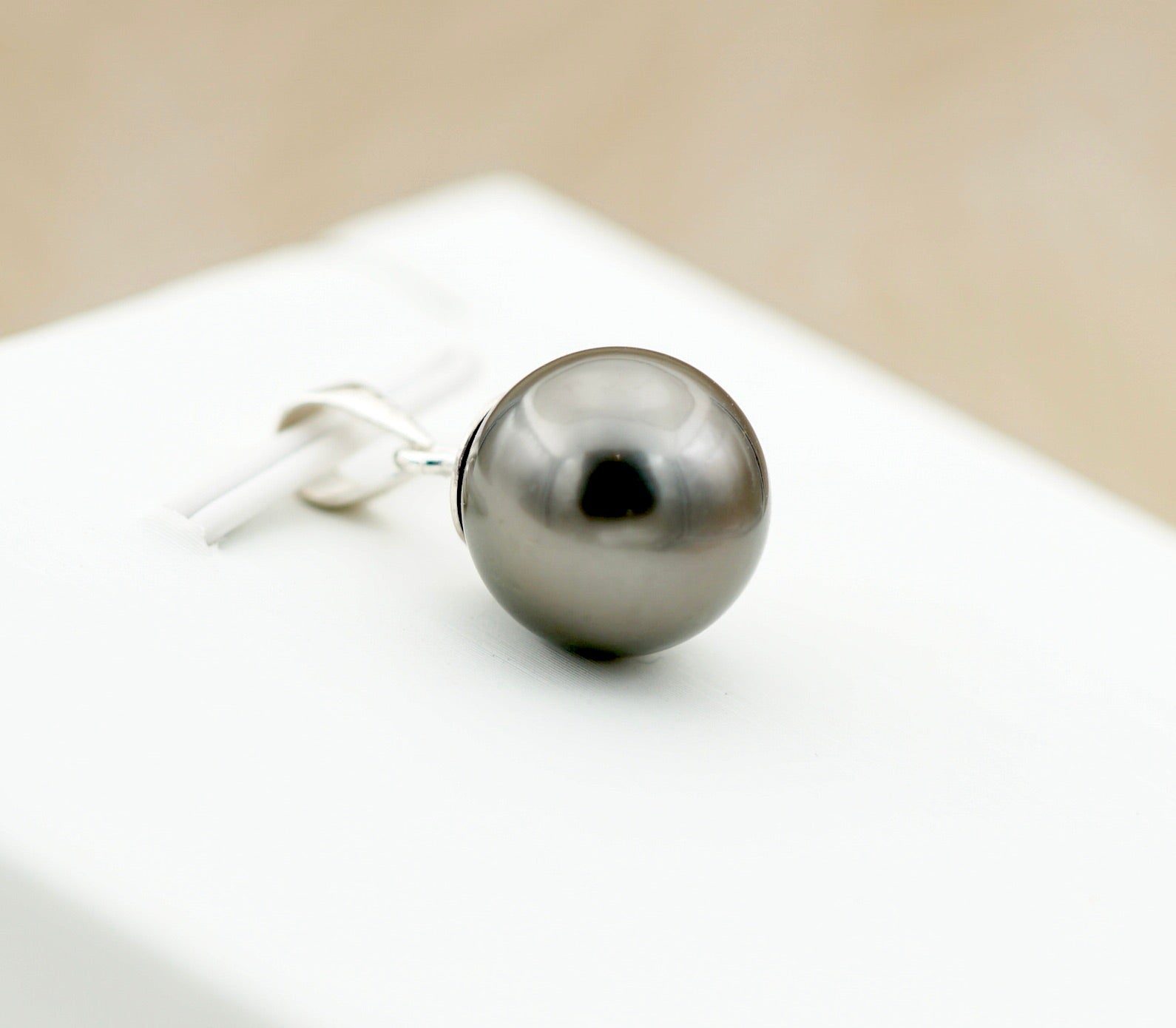 Collection Mataiva perle ronde de 10.9mm