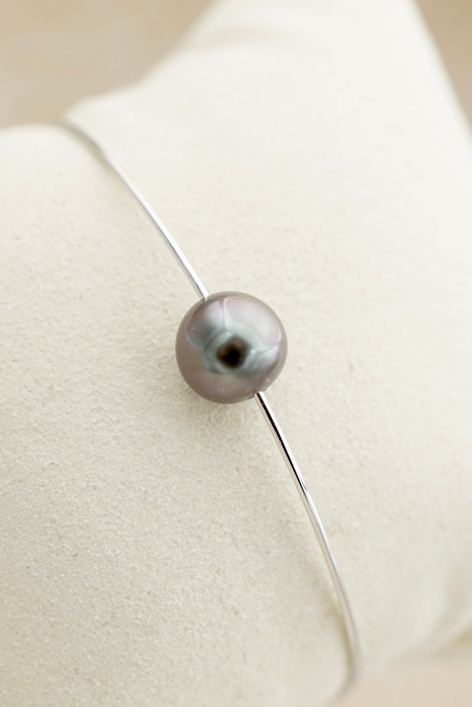 Collection Uru perle semi ronde de 9.7mm
