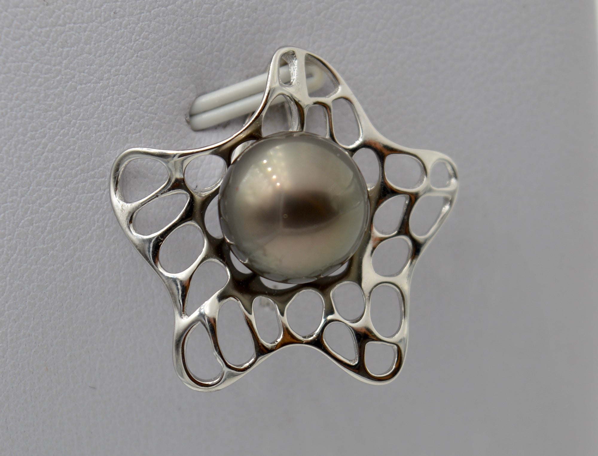 Collection Pao perle de 11mm sur pendentif en argent