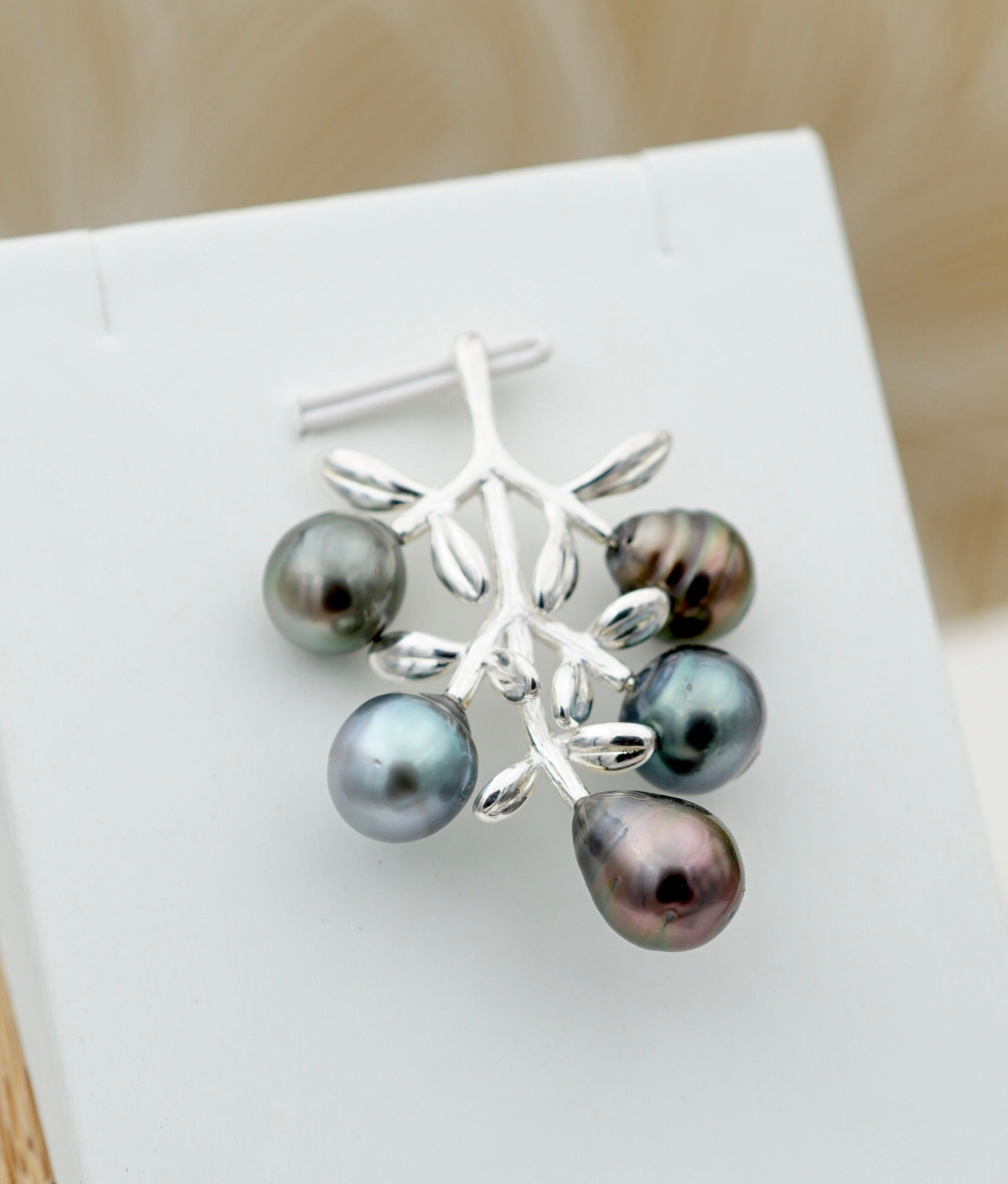 Collection Aorai pendentif aux perles multicolores