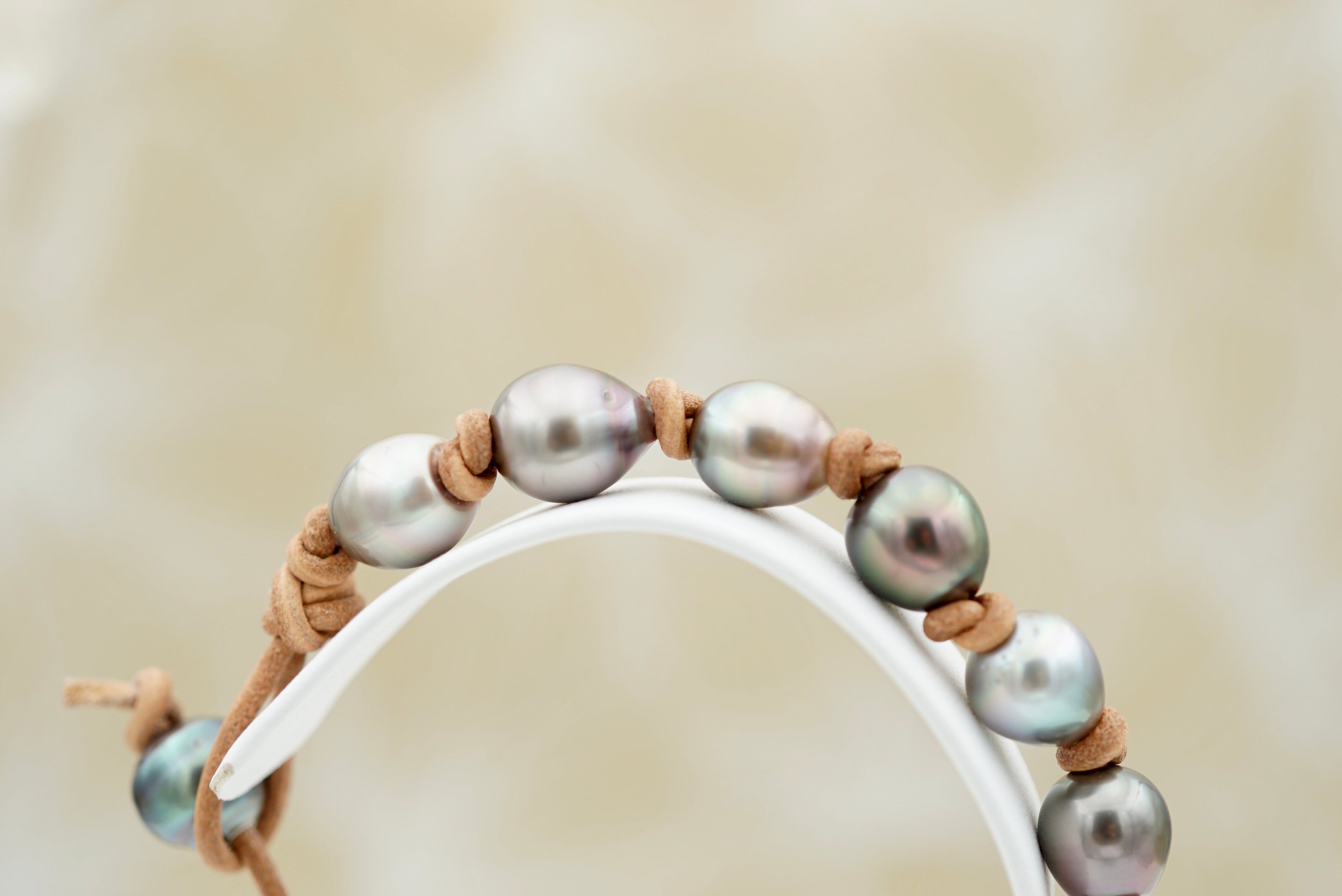 Collection Aorai 11 perles multicolores sur cuir