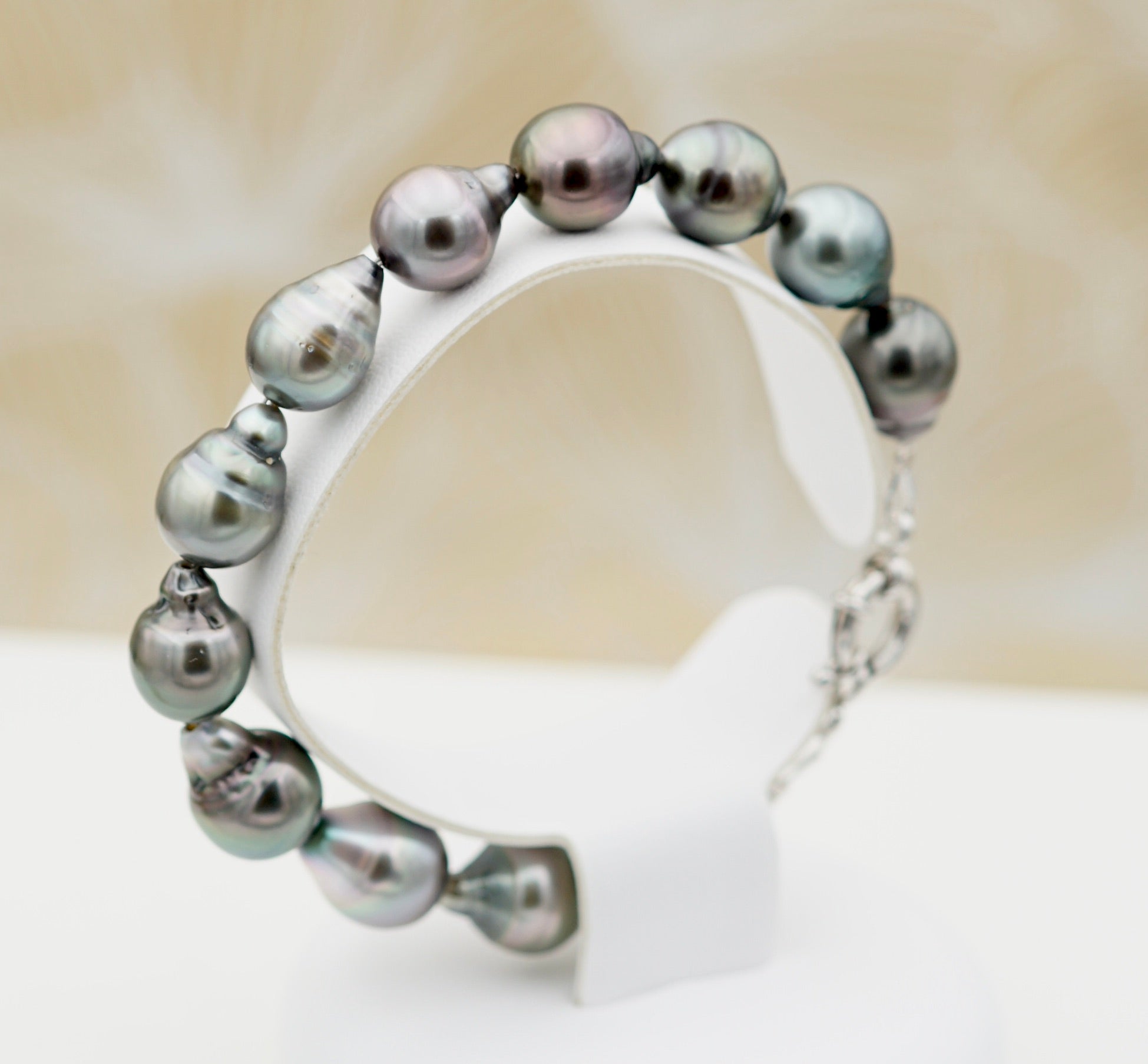 Collection Rikitea 12 splendides perles cerclées