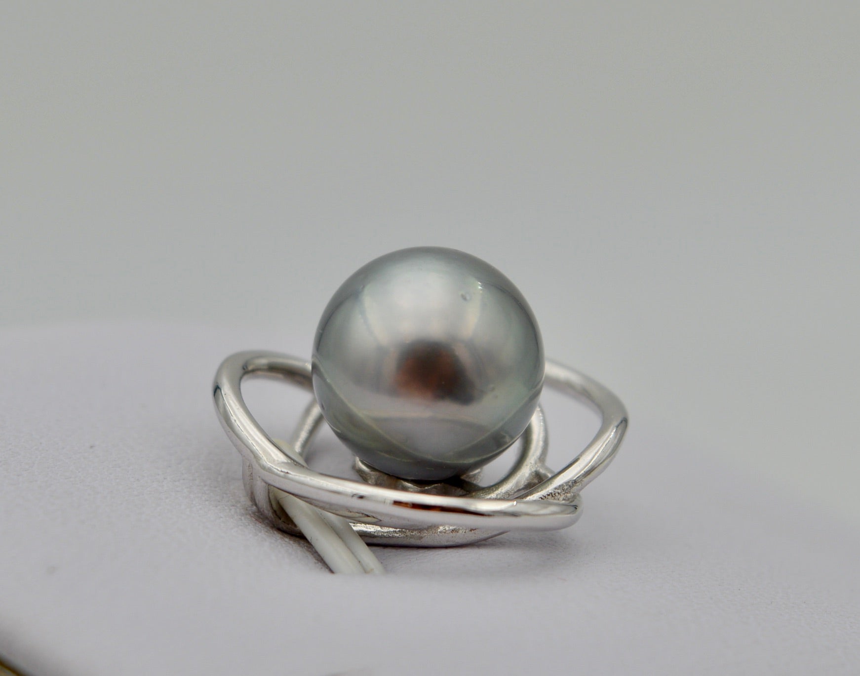 Collection Hanihei splendide perle grise de 11.3mm