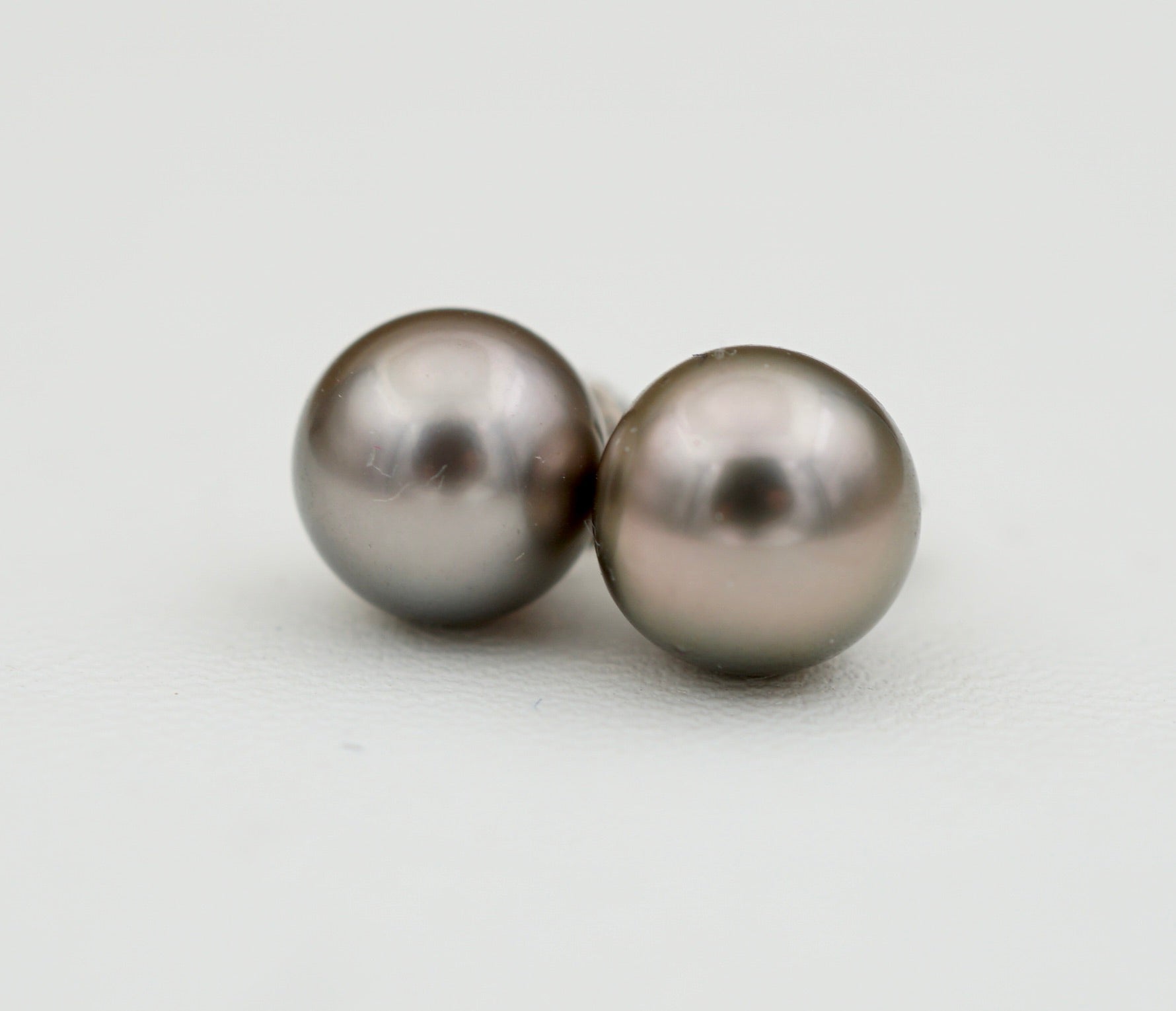 Molokai perles rondes sur Or Blanc