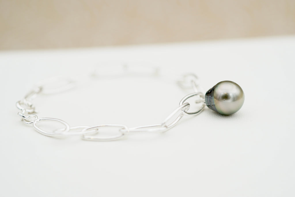 Maeva splendide bracelet en argent 925.          Perle de 10.1mm cerclée Gold