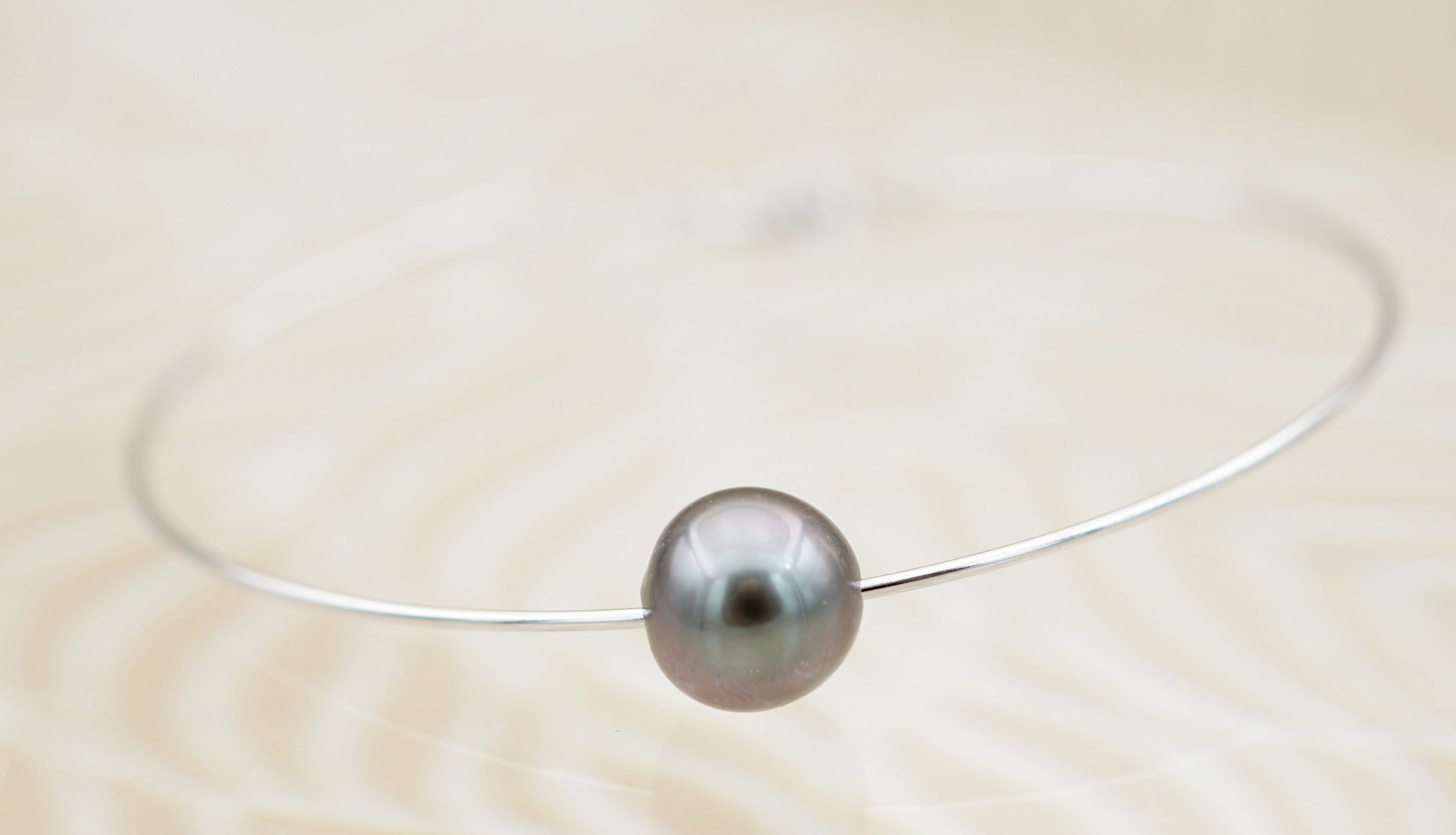 Collection Uru perle semi ronde de 9.7mm