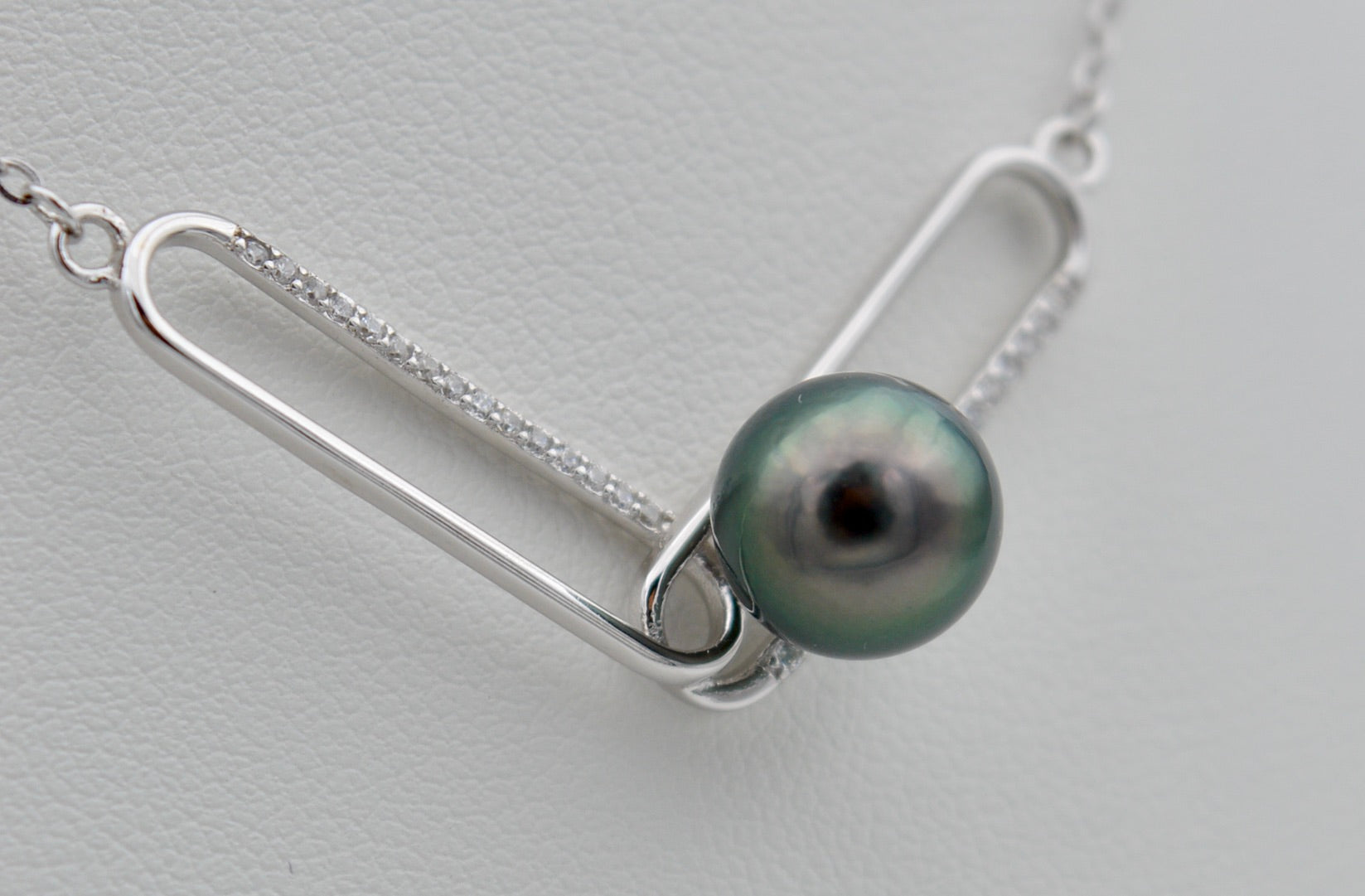 Collection Uru splendide perle montée sur argent 925mm