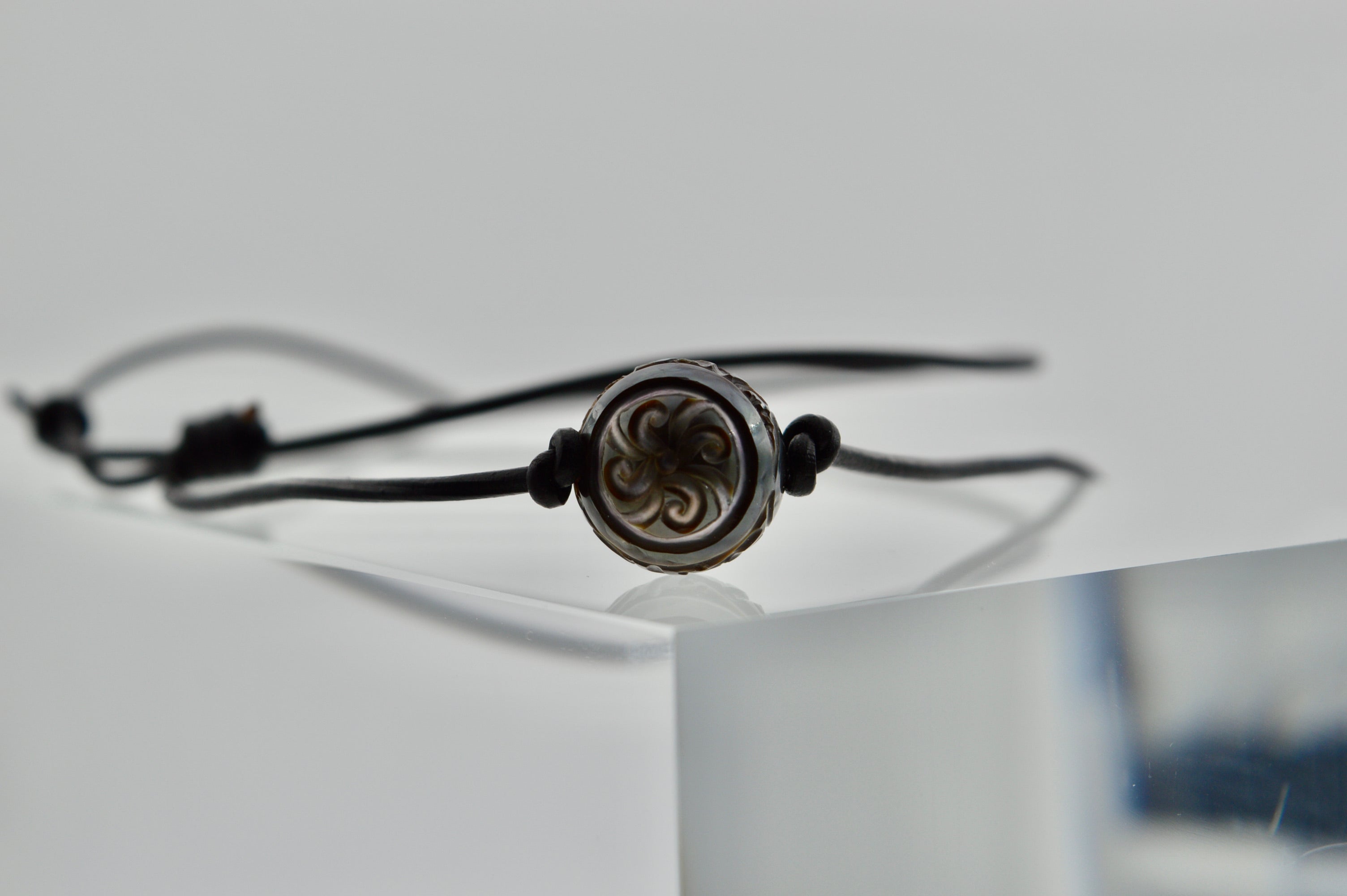 Collection Tane perle gravée de 15.6mm