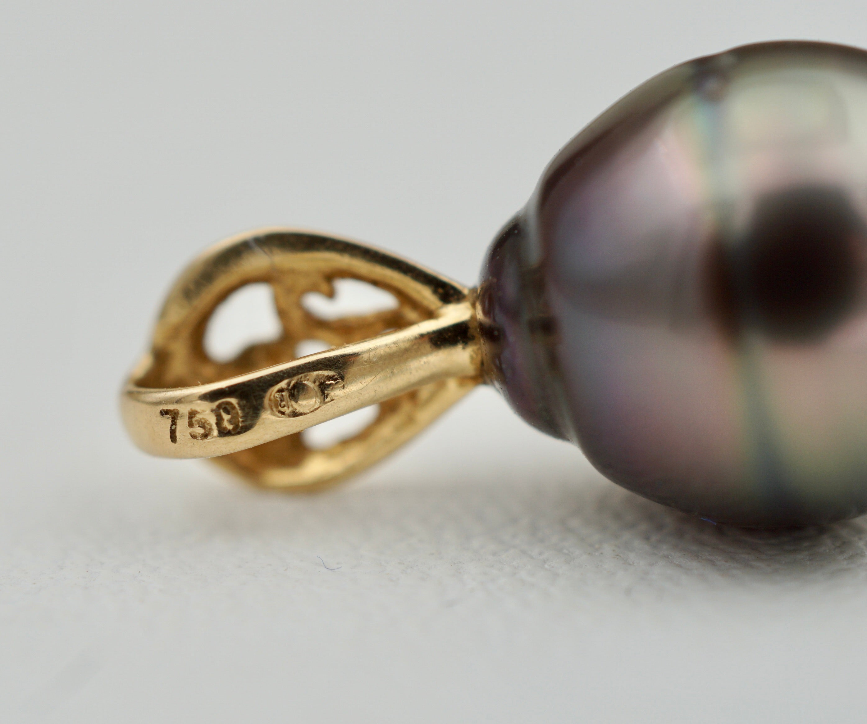 belle du lagon perle cerclée de 9mm sur Or 18k