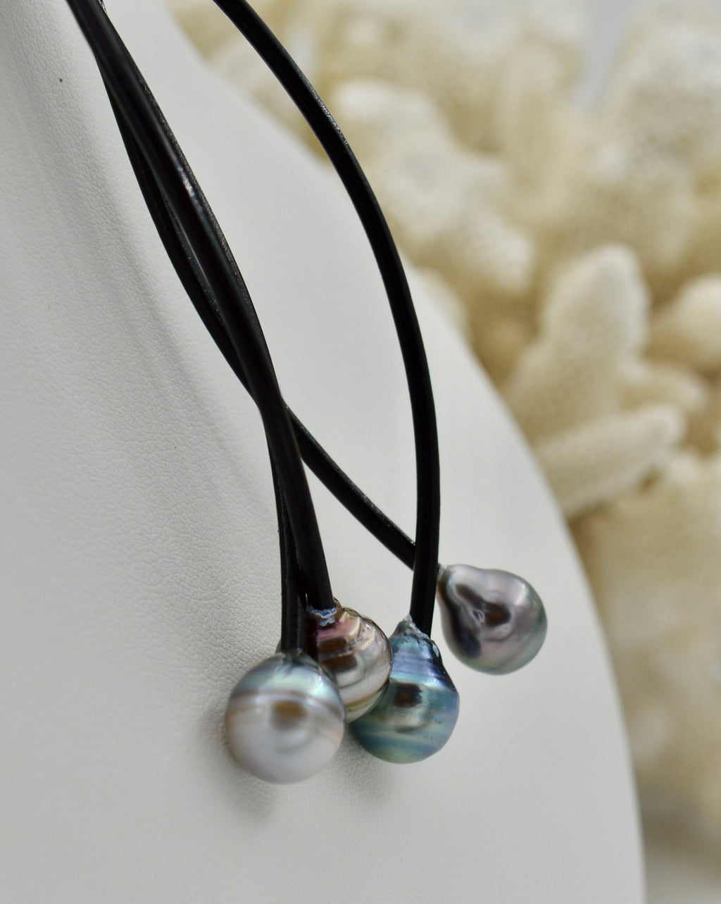 Collection Tiare 4 perles cerclées sur cuir