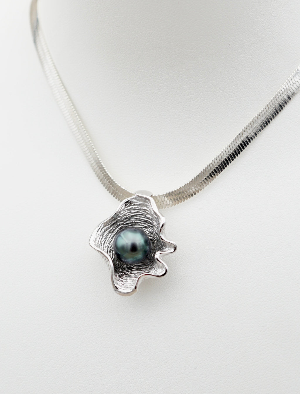 Pahua perle de Tahiti dans un bénitier en argent 925