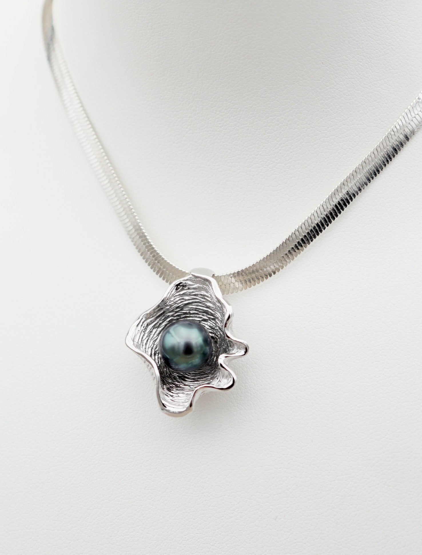 Pahua perle de Tahiti dans un bénitier en argent 925