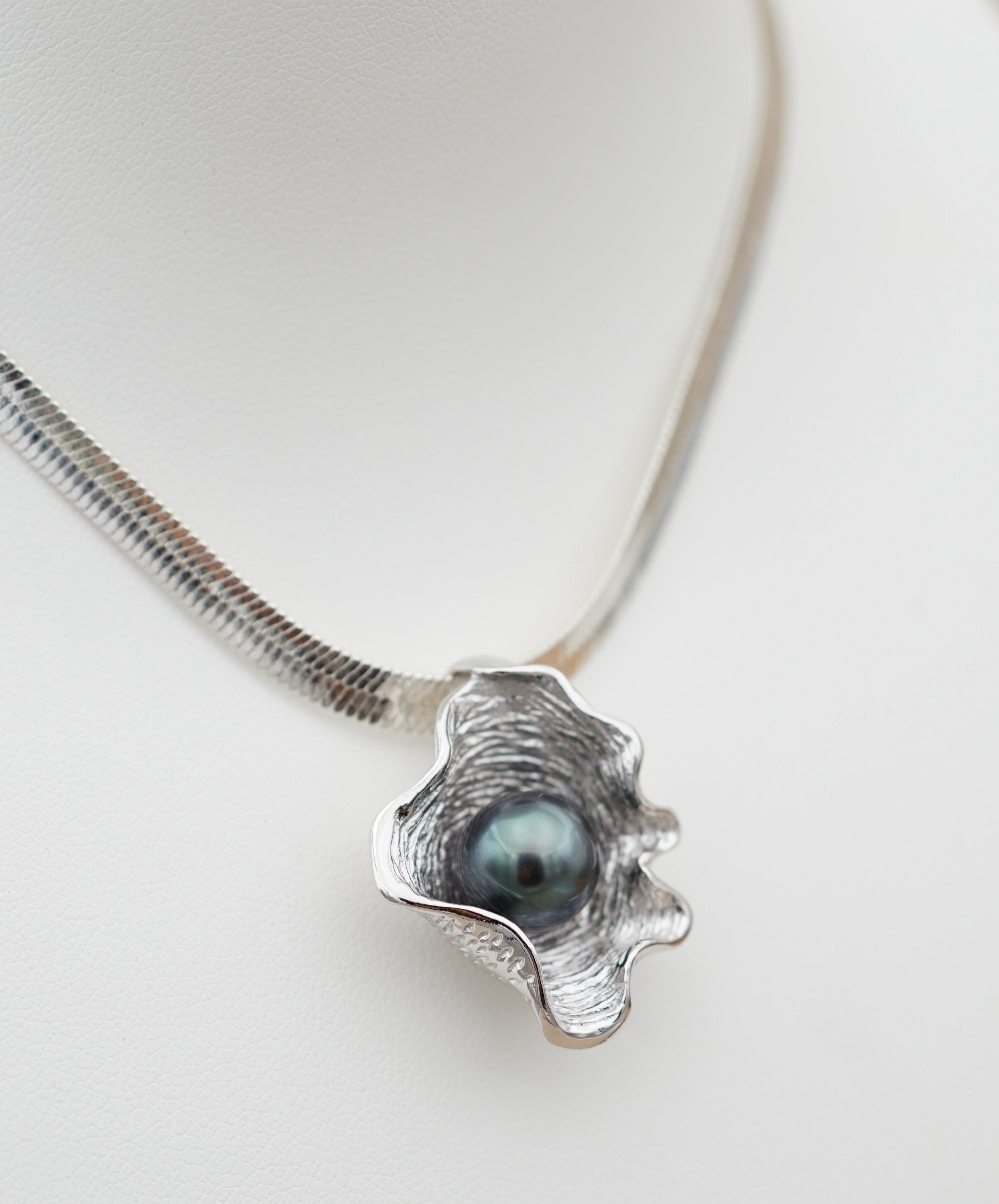 Pahua perle de Tahiti dans un bénitier en argent 925