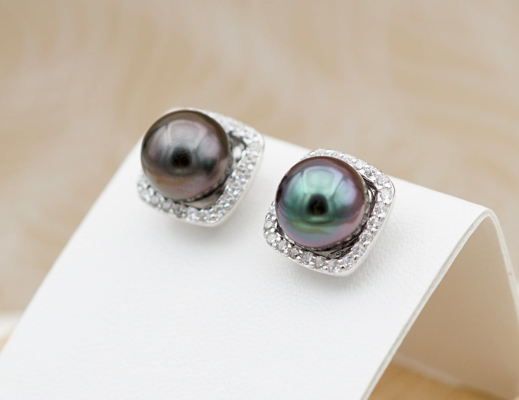 Rangiroa perles de Tahiti de 8.4mm montées en boucles d'oreilles sur argent