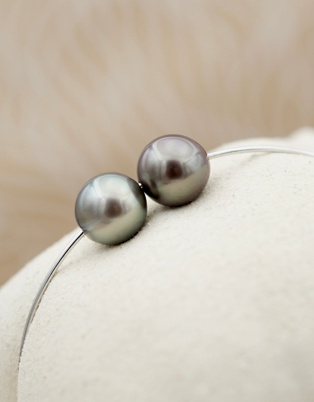 Moorea deux splendides perles de Tahiti de 9.5mm AAA