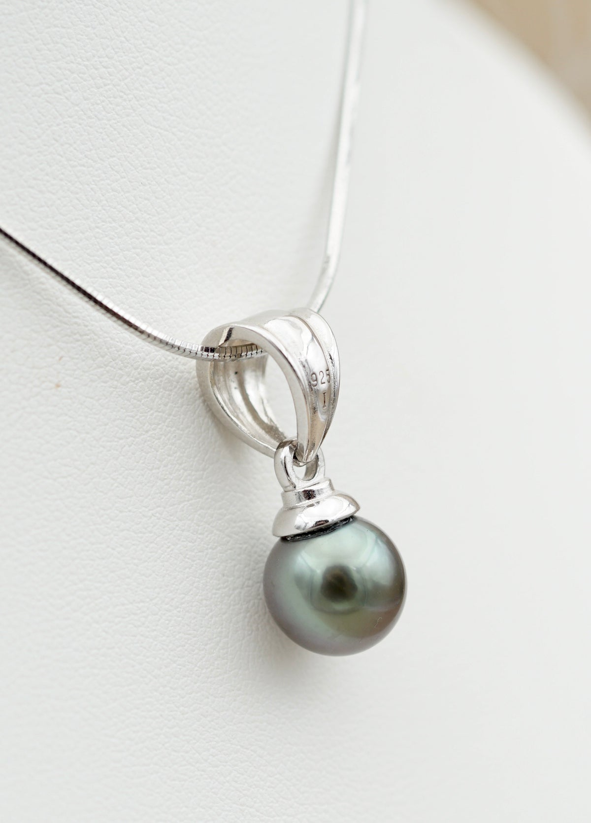 Papeari perle de Tahiti ronde de 10.2mm sur argent 925